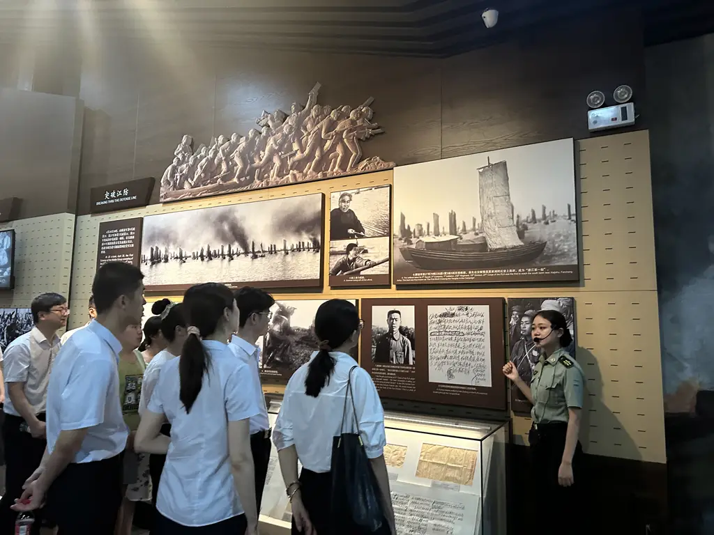 20240725徽商期货第一党支部赴包公园、合肥渡江战役纪念馆开展主题党日活动2+邓苏亚